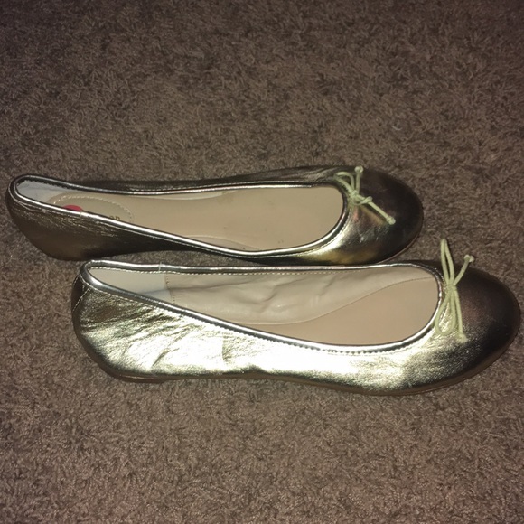 Lord & Taylor Dressen Ballet Flats - Lite Gold 9 - Picture 2 of 8